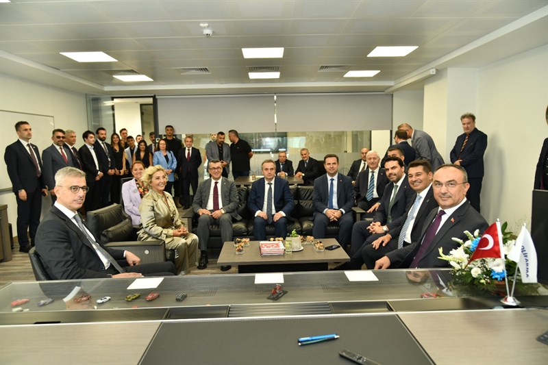 Bakan Memişoğlu ve Vali Soytürk Polifarma AR-GE Hammadde ve İlaç Üretim Merkezi’nin Açılışına Katıldı