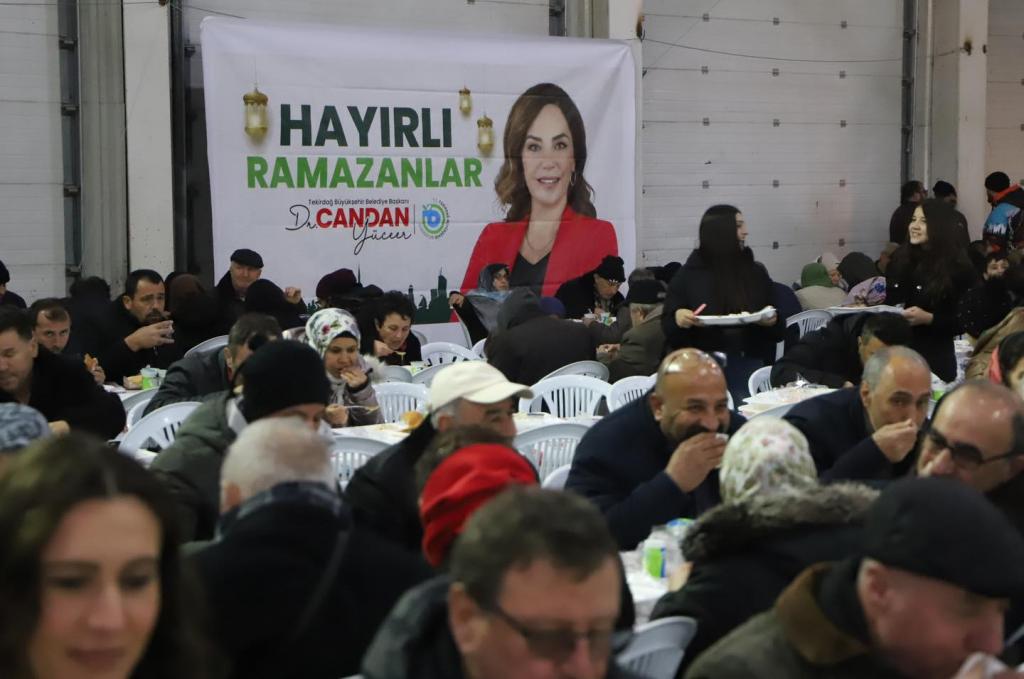 BÜYÜKŞEHİR İFTARLARDA BİNLERCE VATANDAŞI BULUŞTURUYOR