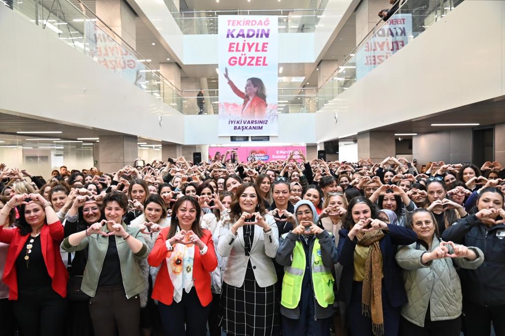 CANDAN BAŞKAN, KADIN ÇALIŞANLARIN 8 MART DÜNYA KADINLAR GÜNÜNÜ KUTLADI