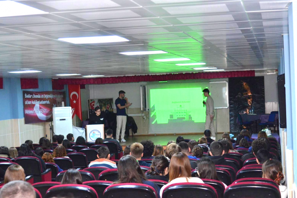 DENİZCİLİK TOPLULUĞU TARAFINDAN ÜNİVERSİTEMİZ ve DENİZ VE LİMAN İŞLETMECİLİĞİ PROGRAMI TEKİRDAĞ’DA YER ALAN LİSELERDE TANITILDI