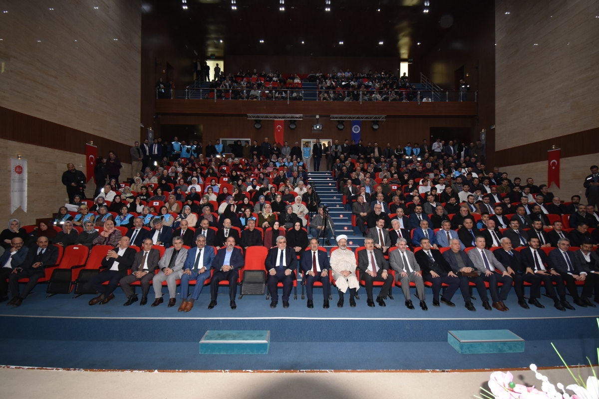 DİYANET İŞLERİ BAŞKANI PROF. DR. ALİ ERBAŞ, TEKİRDAĞ NKÜ EV SAHİPLİĞİNDE KONFERANS VERDİ