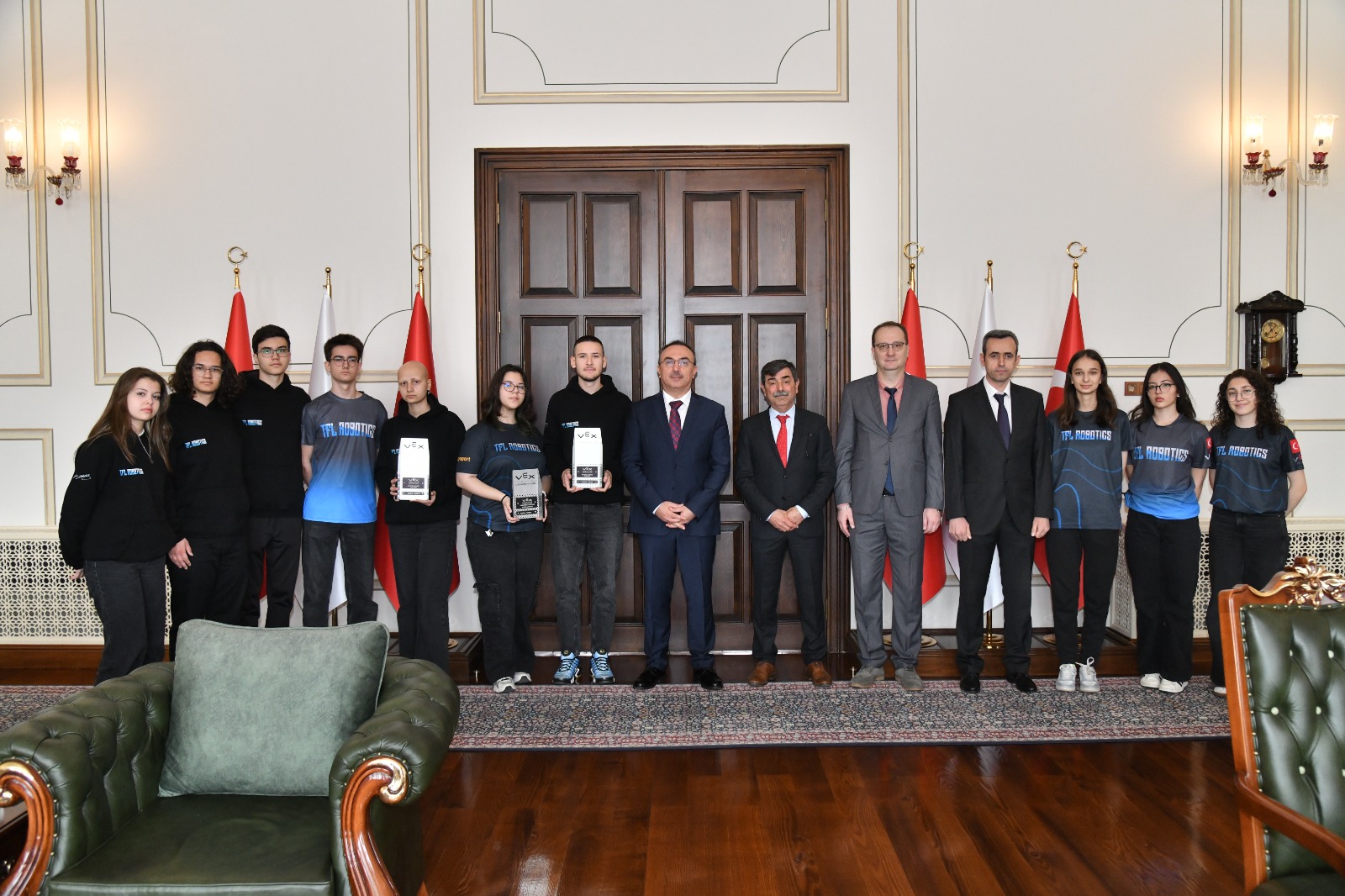 Ebru Nayim Fen Lisesi Öğrencileri Vex Robotics Yarışmasında Ülkemizi Temsil Edecek