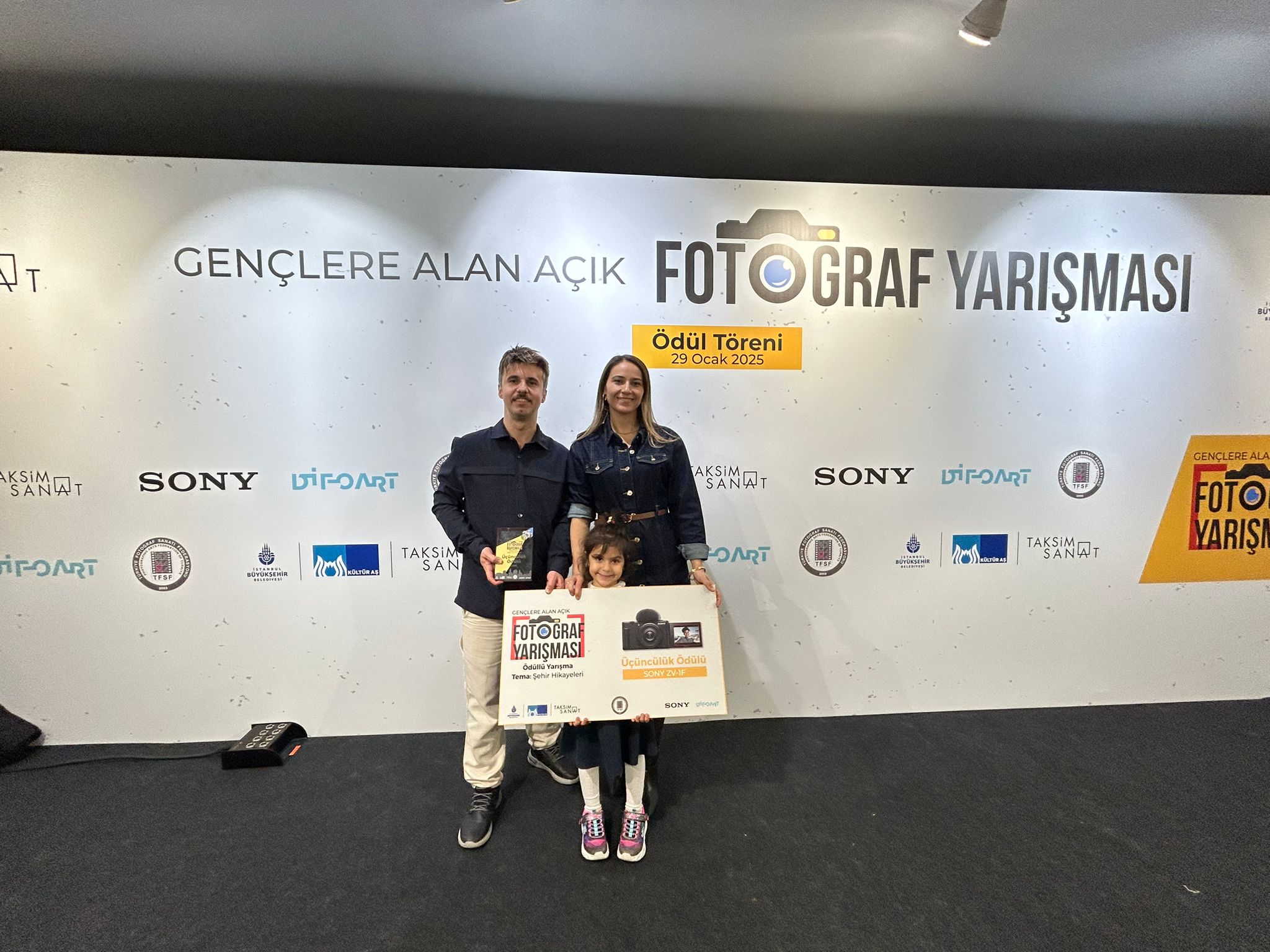 Fotoğraf Sanatçısı Dr. Yahya Engin ödülünü aldı