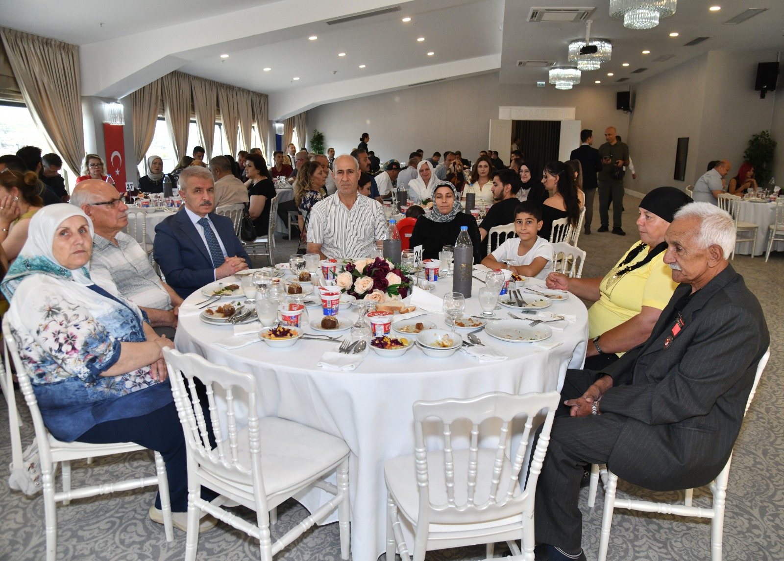 Şehit Aileleri ve Gaziler Onuruna Yemek Programı Düzenlendi