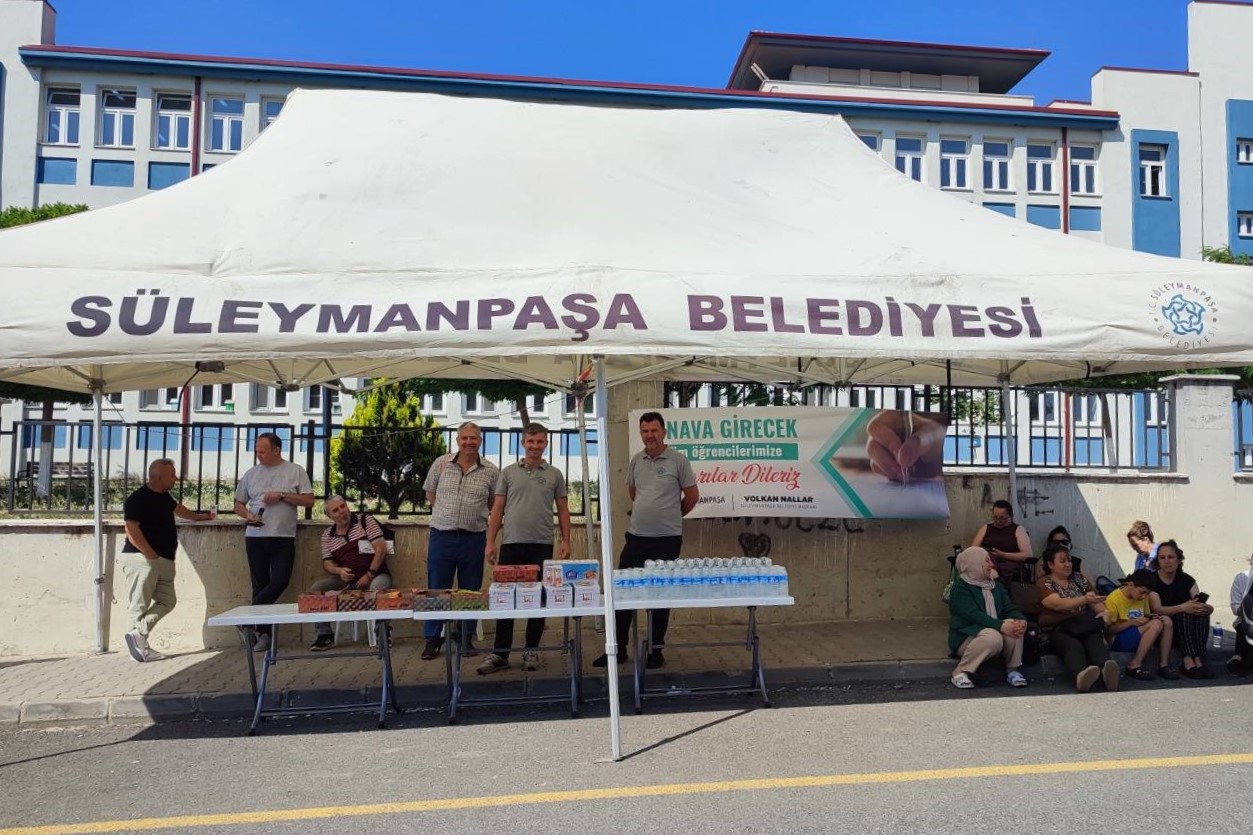 Süleymanpaşa Belediyesi Üniversite Adaylarını Yalnız Bırakmadı