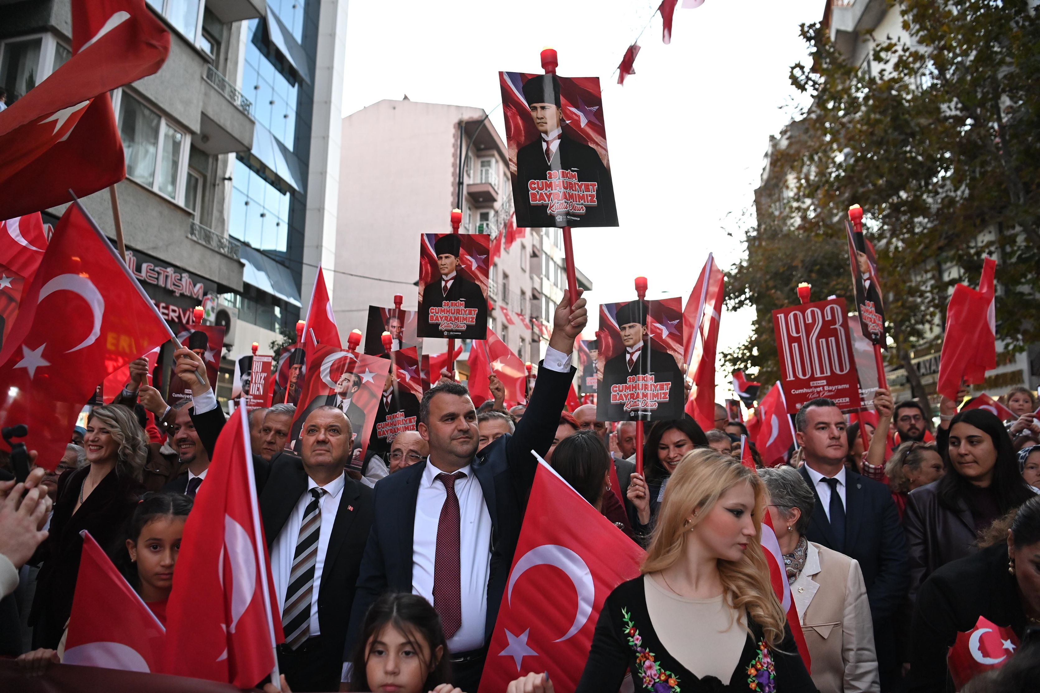 Süleymanpaşa Cumhuriyet Korteji Sele Dönüştü!