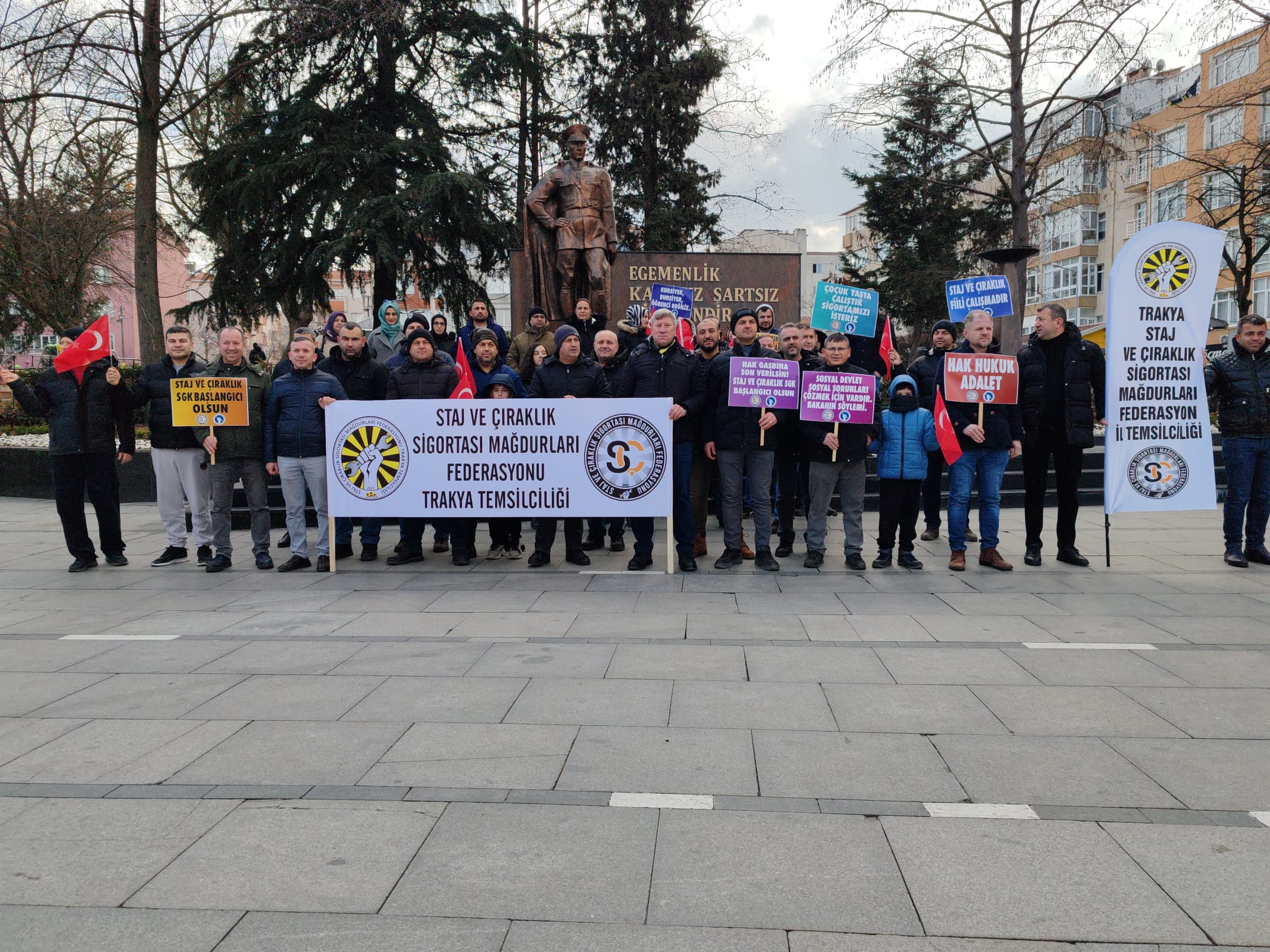 TRAKYA'DAKİ STAJ VE ÇIRAKLIK MAĞDURLARI SESLERİNİ YÜKSELTTİ