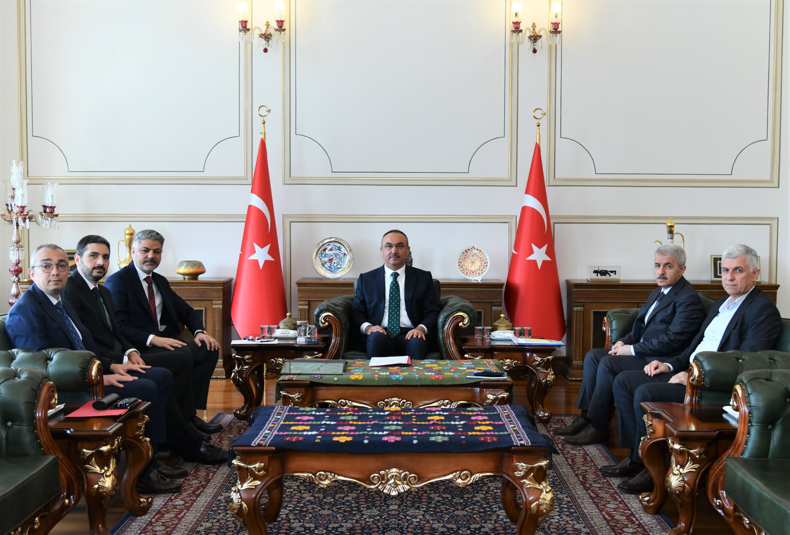 Vakıflar 1. Bölge Müdürü Yavuz Güner’den Valimiz Sayın Recep Soytürk’e Ziyaret