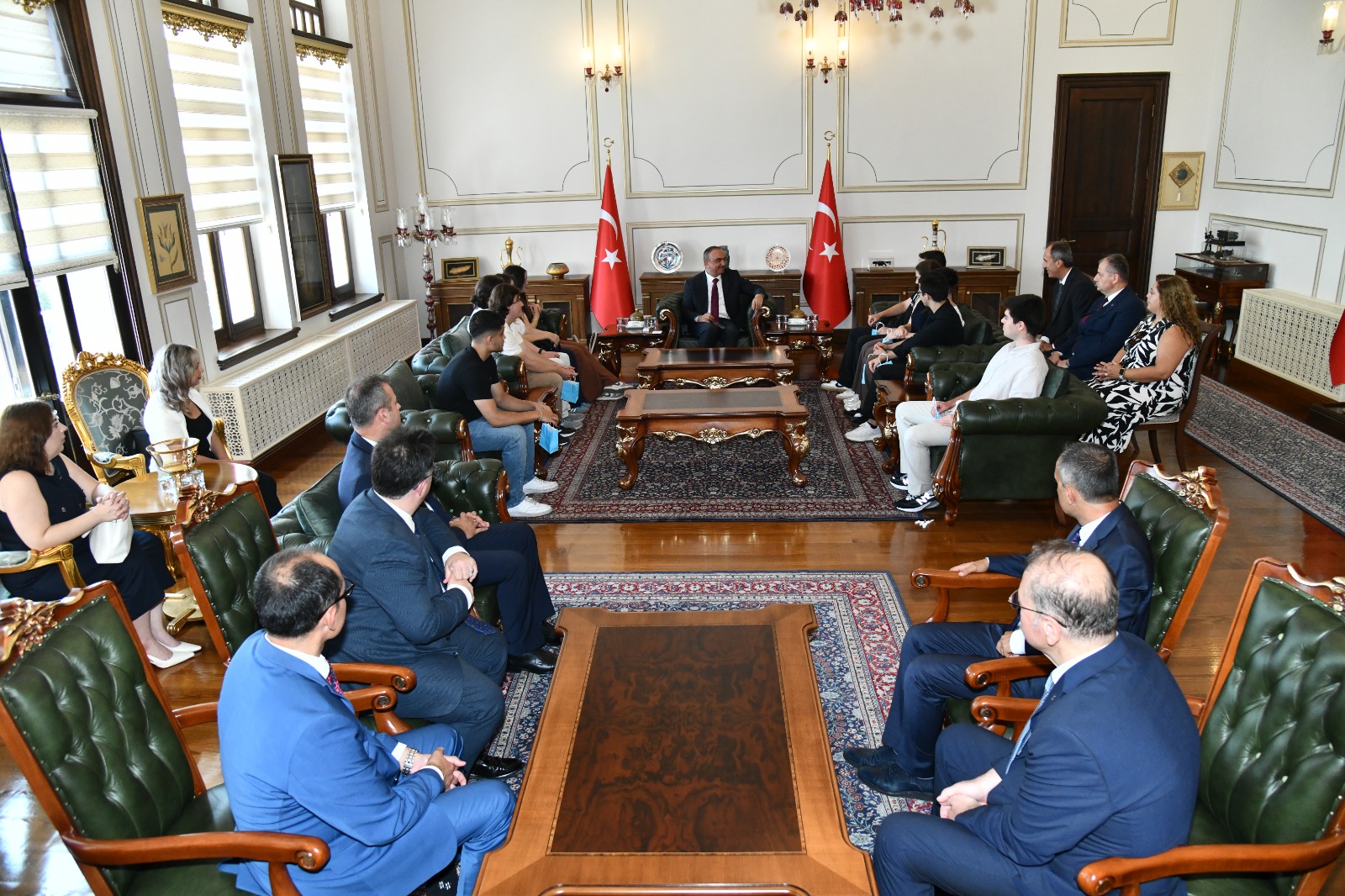 Vali Soytürk 2026 YKS’de Derece Elde Eden Öğrencileri Makamında Kabul Etti