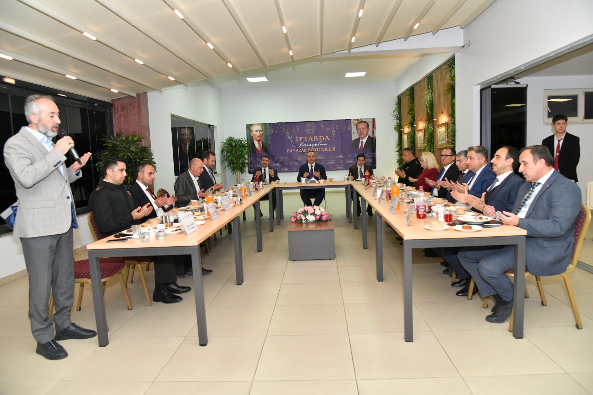 Vali Soytürk İftarda Konuşalım Süleymanpaşa Ramazan Söyleşileri Programı’na Katıldı