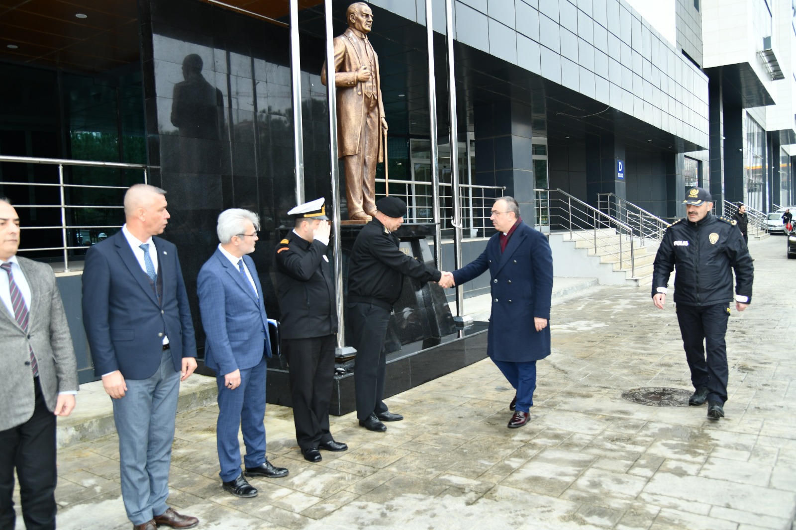 Vali Soytürk İl Emniyet Müdürlüğünü Ziyaret Etti