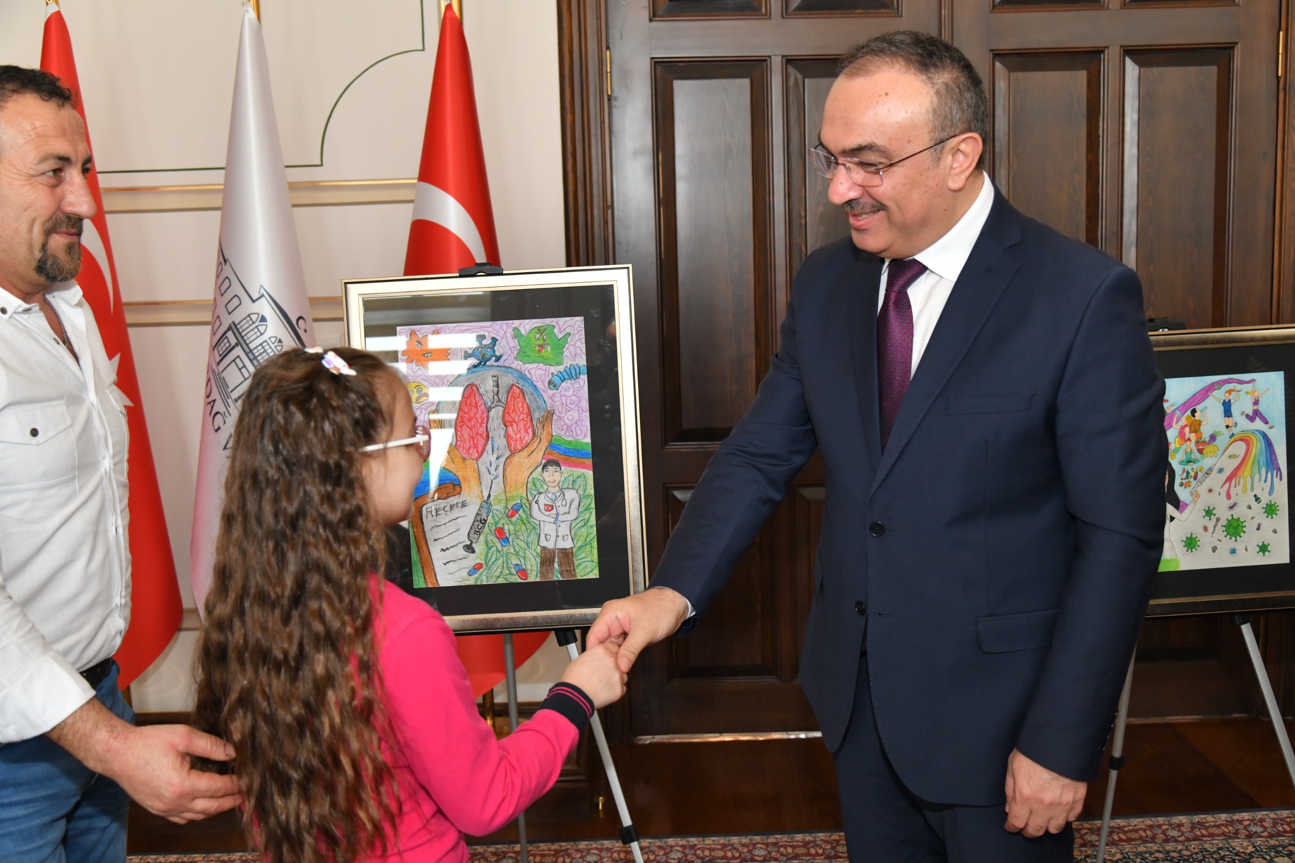 Vali Soytürk “Verem Eğitimi ve Farkındalık Haftası” Etkinlikleri Kapsamında Dereceye Giren Öğrencileri Ağırladı