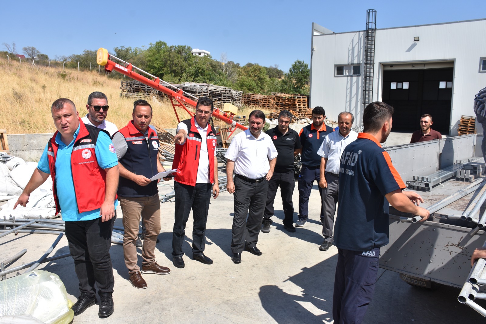 Yangından Zarar Gören Hayvancılık İşletmelerine Çadır Dağıtıldı