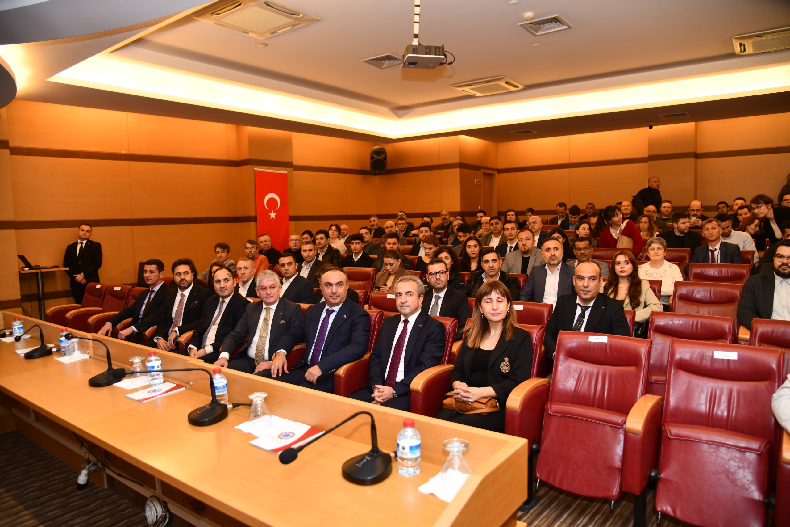 Zincir Market Temsilcileri İle İlimiz Sanayicileri Düzenlenen Toplantıda Bir Araya Geldi